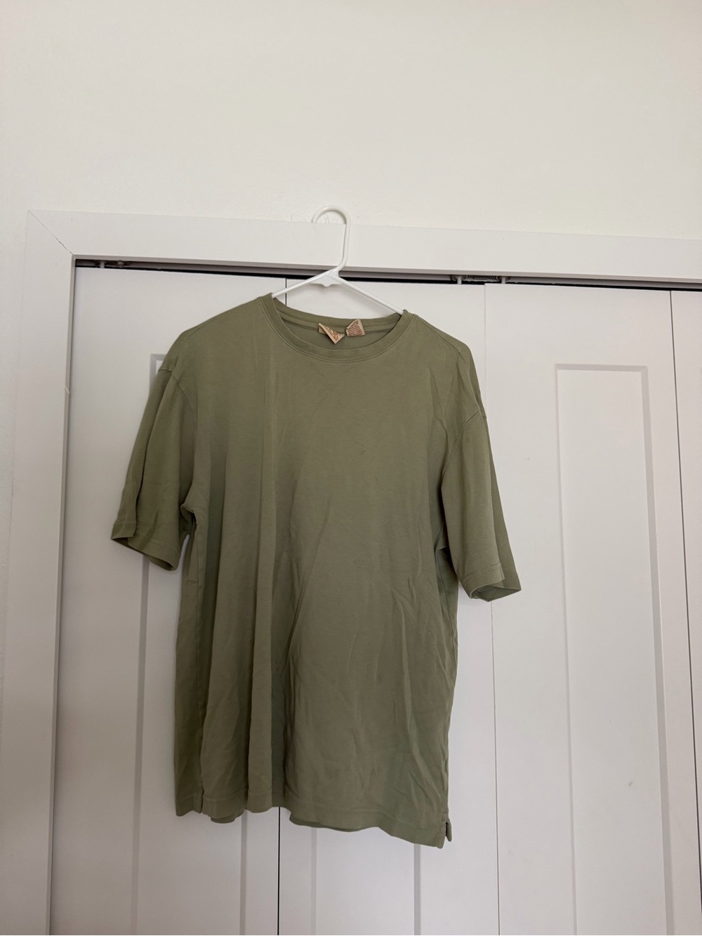 Jos A Bank Men's Casual Olive Green Crewneck T-Shirt
